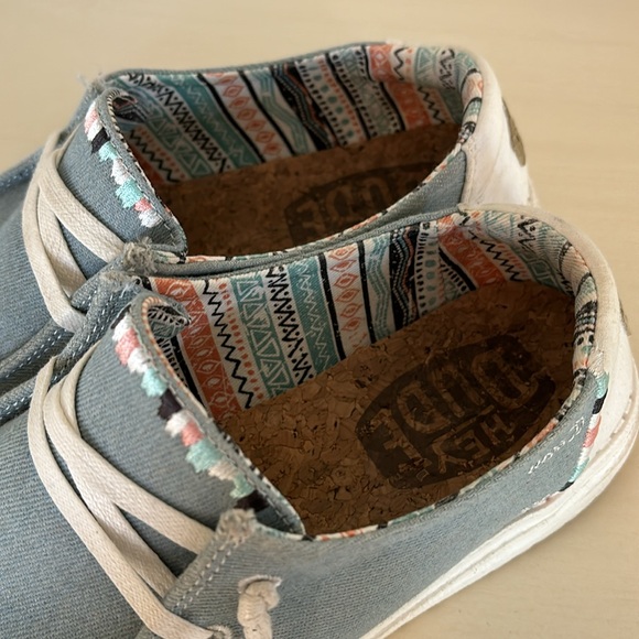 Hey Dude Chambray with Aztec Print. Size 8 - Picture 8 of 10